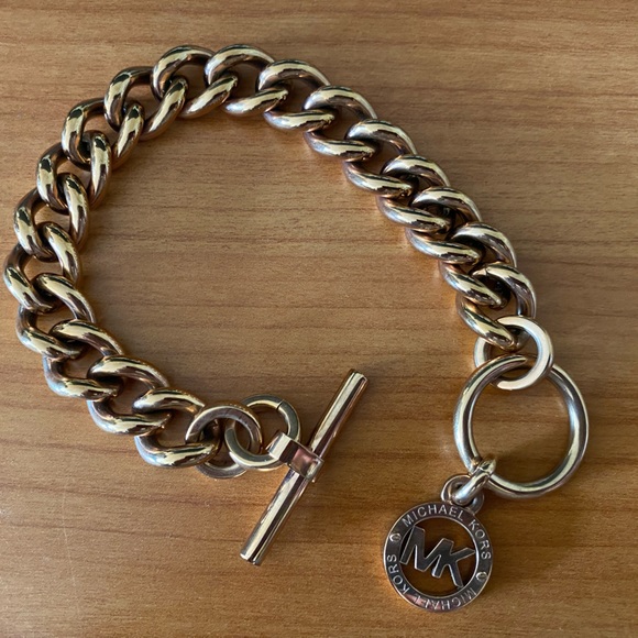 Michael Kors Rose Gold Chunky Bracelet 8” Toggle Closure - Picture 1 of 3